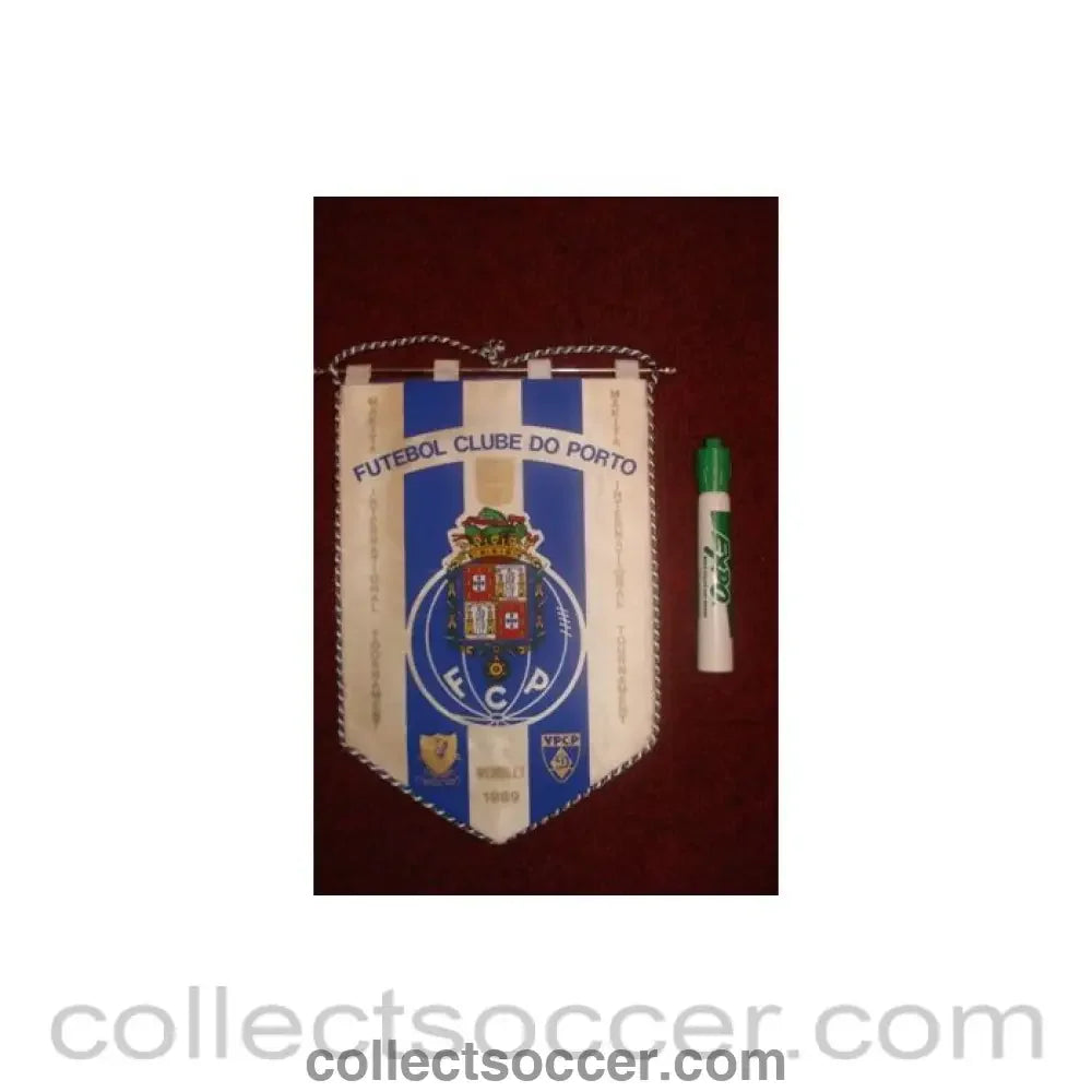 1989 - Porto F.C. - Makita International Tournament 1989 at Wembley - Pennant once property of the football referee