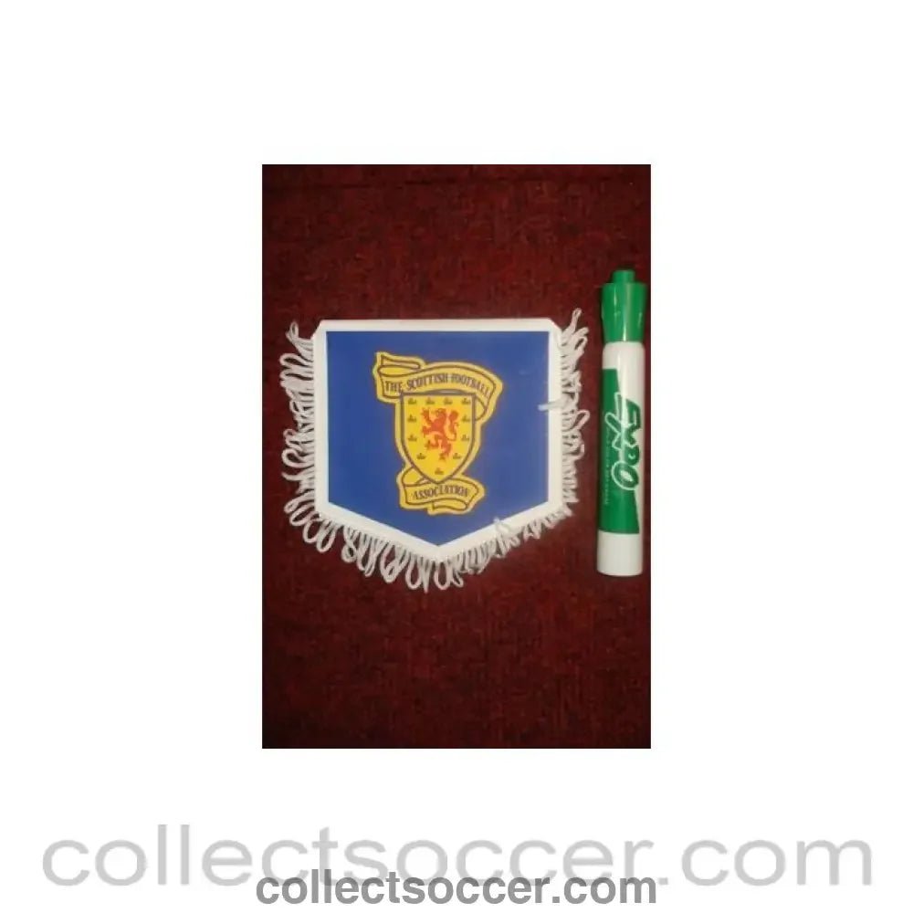 The Scottish Football Association small Pennant once property of the football referee Neil Midgley - Collect Soccer