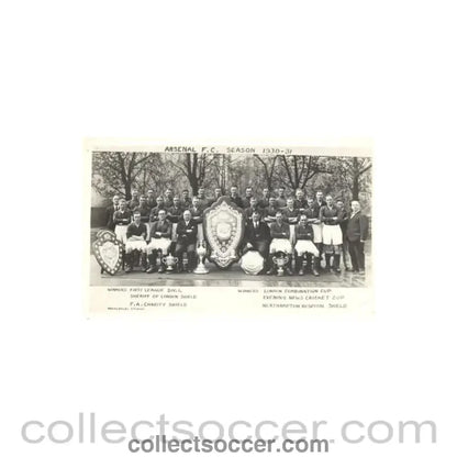 1930 - Arsenal team postcard of Season 1930-1931 - Collect Soccer