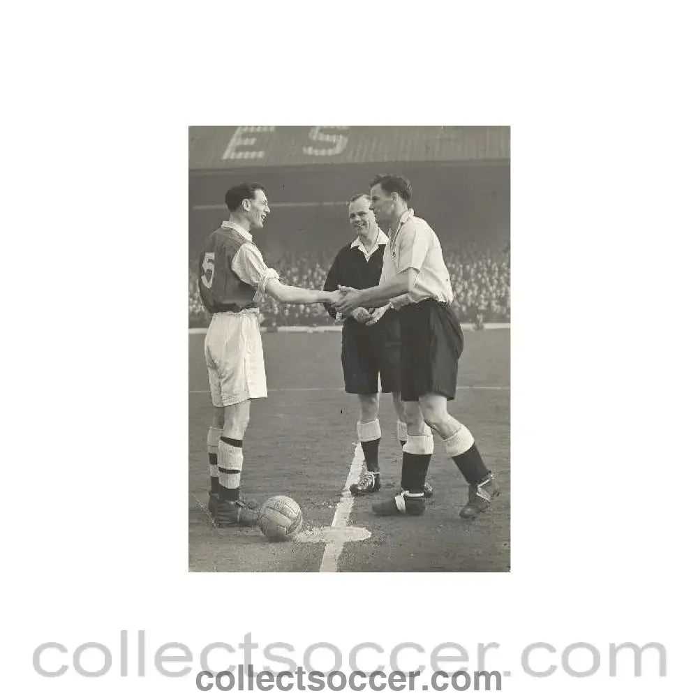 1935 - Arsenal v Portsmouth 14/09/1935 photograph - Collect Soccer