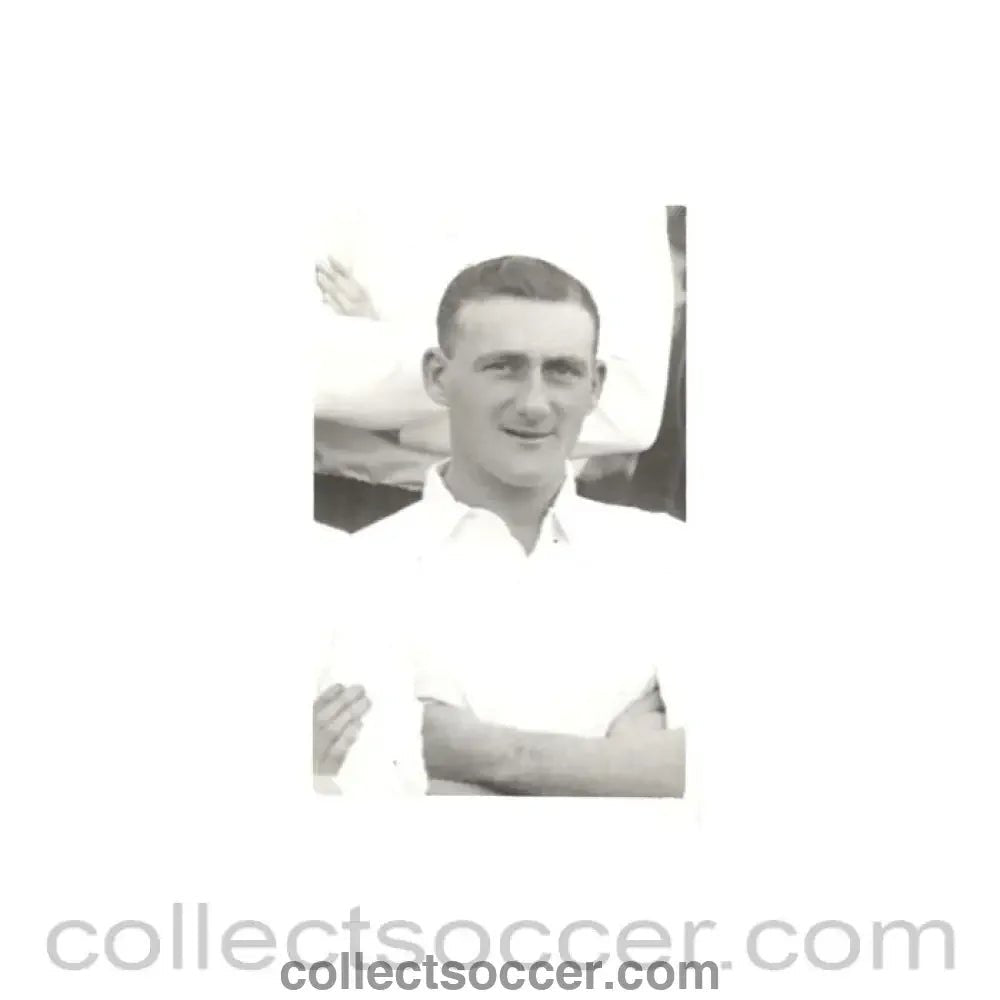 1938 - Brown - Charlton Athletic 1938 postcard - Collect Soccer