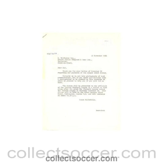 1962 - Letter from Derek Halfpenny Josiah Wedgwood & Sons Ltd., originally signed, of 19/11/1962 to the Football League - Collect Soccer