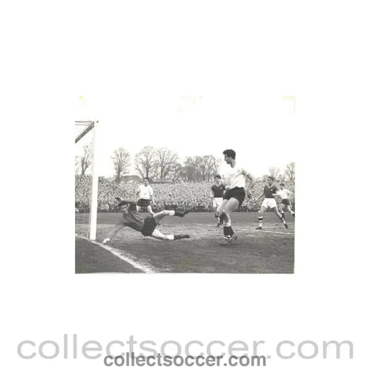 1963 - Tottenham Hotspur action photograph of season 1963 - 1964 - Collect Soccer