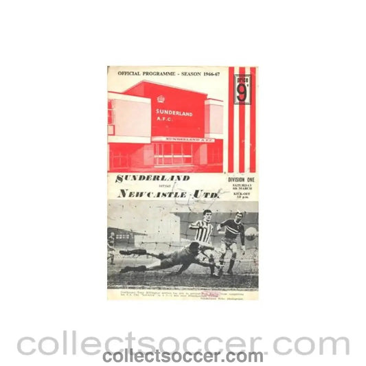 1967 - Sunderland v Newcastle United official programme 04/03/1967 Football League - Collect Soccer