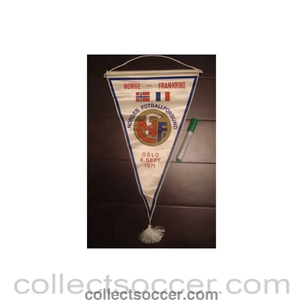 1971 - Norway v France pennant 08/09/1971 Oslo