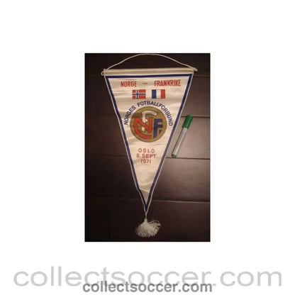1971 - Norway v France pennant 08/09/1971 Oslo