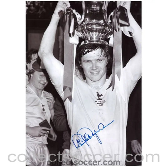 1982 - Steve Perryman Tottenham Hotspur Original Autographed Photo - Collect Soccer