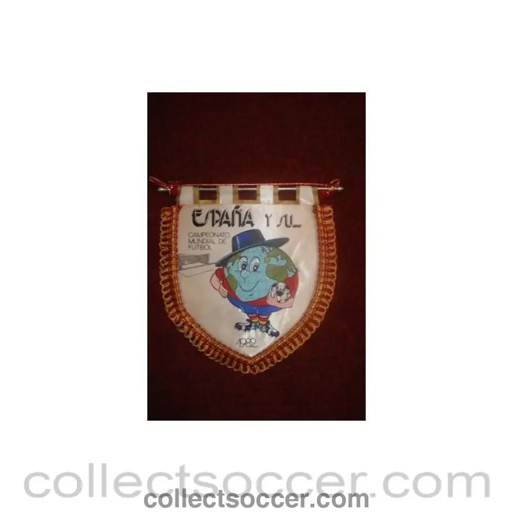1982 World Cup in Spain Pennant, 21 x 20 cm - Collect Soccer