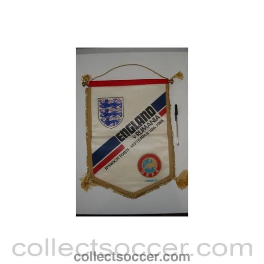 1985 - England v Rumania U21 10/09/1985 match exchange pennant - Collect Soccer
