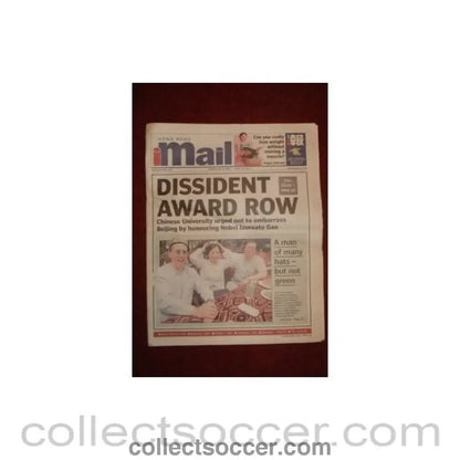 2001 - Mail, Hong Kong newspaper, covering Arsenal in Hong Kons Sevens of 28/05/2001 - Collect Soccer