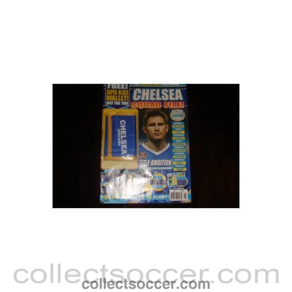2004 - Chelsea Squad File multi poster magazine with a Chelsea Super Blues souvenir purse of Season 2004-2005 - Collect Soccer