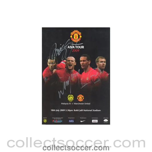2009 - Manchester United Asia Tour 2009 - Malaysia XI v Manchester United official programme 18/07/2009 signed by Ryan Giggs, Wayne Rooney and Rio Ferdinand - Collect Soccer