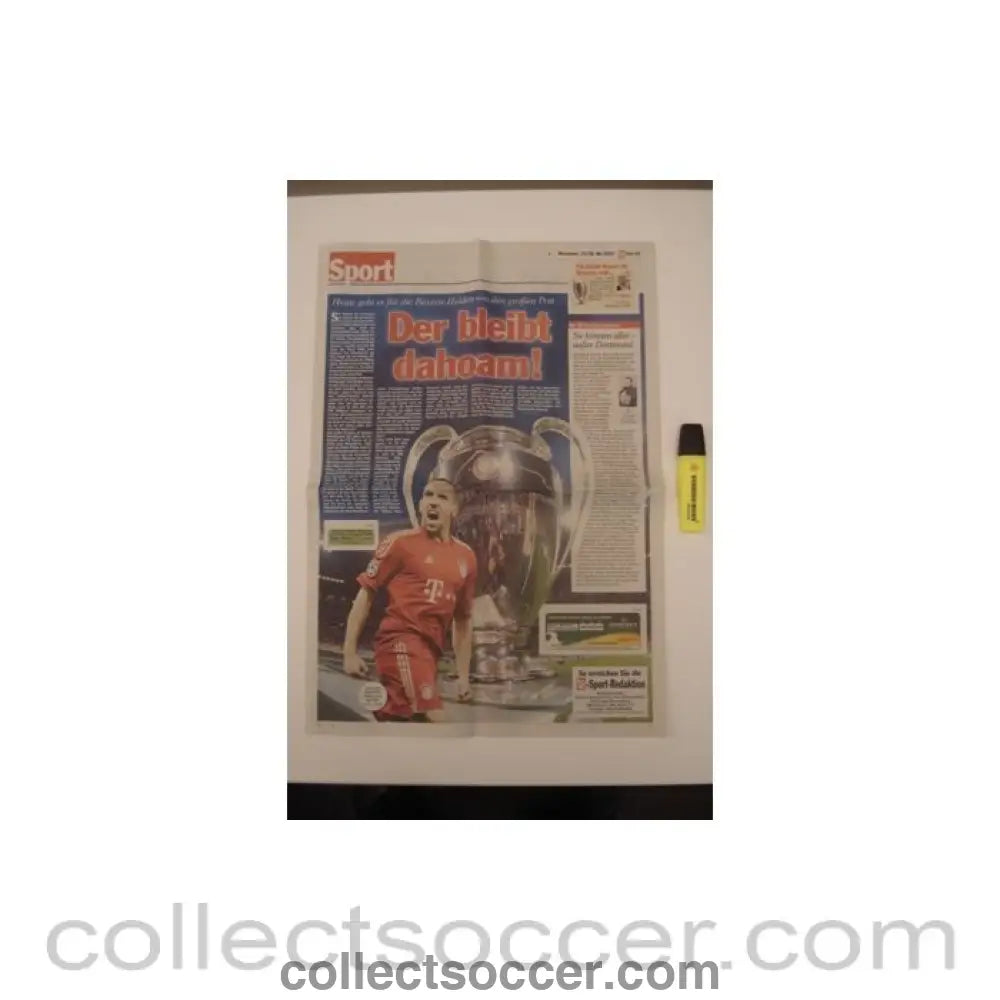 2012 Champions League Final Chelsea v Bayern Munich 19/05/2012 Wochenende German newspaper’s sports pages covering the