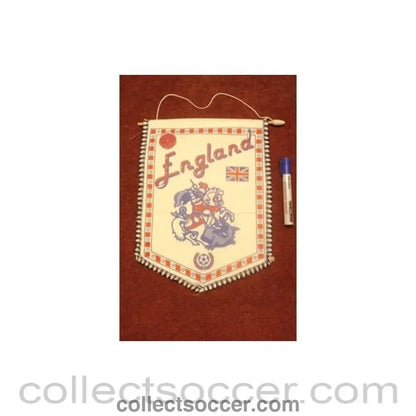 England pennant - Collect Soccer