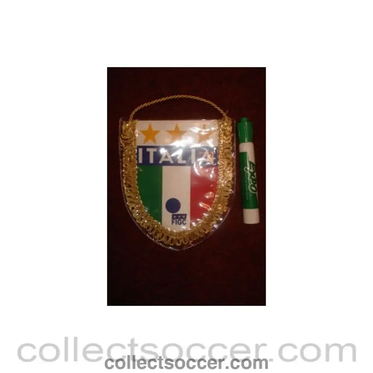 Italy small Pennant once property of the football referee Neil Midgley