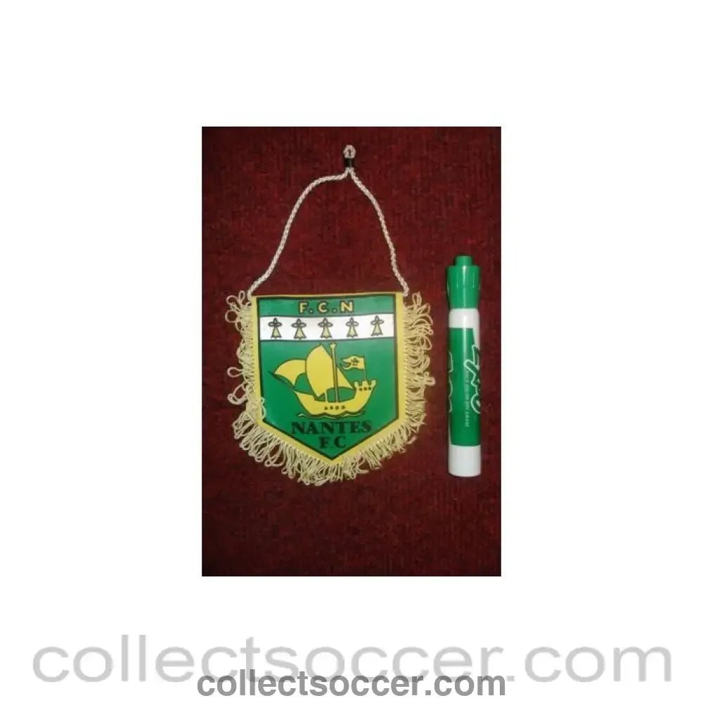 Nantes F.C., France Pennant once property of the football referee Neil Midgley - Collect Soccer
