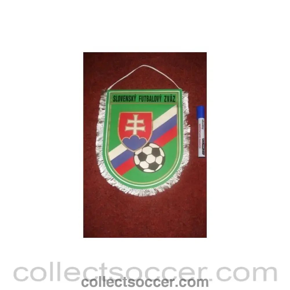 Slovakia Football Association pennant, - Collect Soccer
