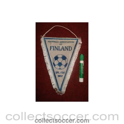 The Finlandl Football Association Pennant once property of the football referee Neil Midgley - Collect Soccer