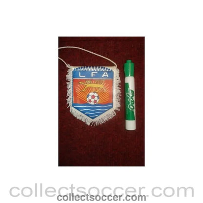 The French D'Aquitaine Football League small Pennant once property of the football referee Neil Midgley - Collect Soccer