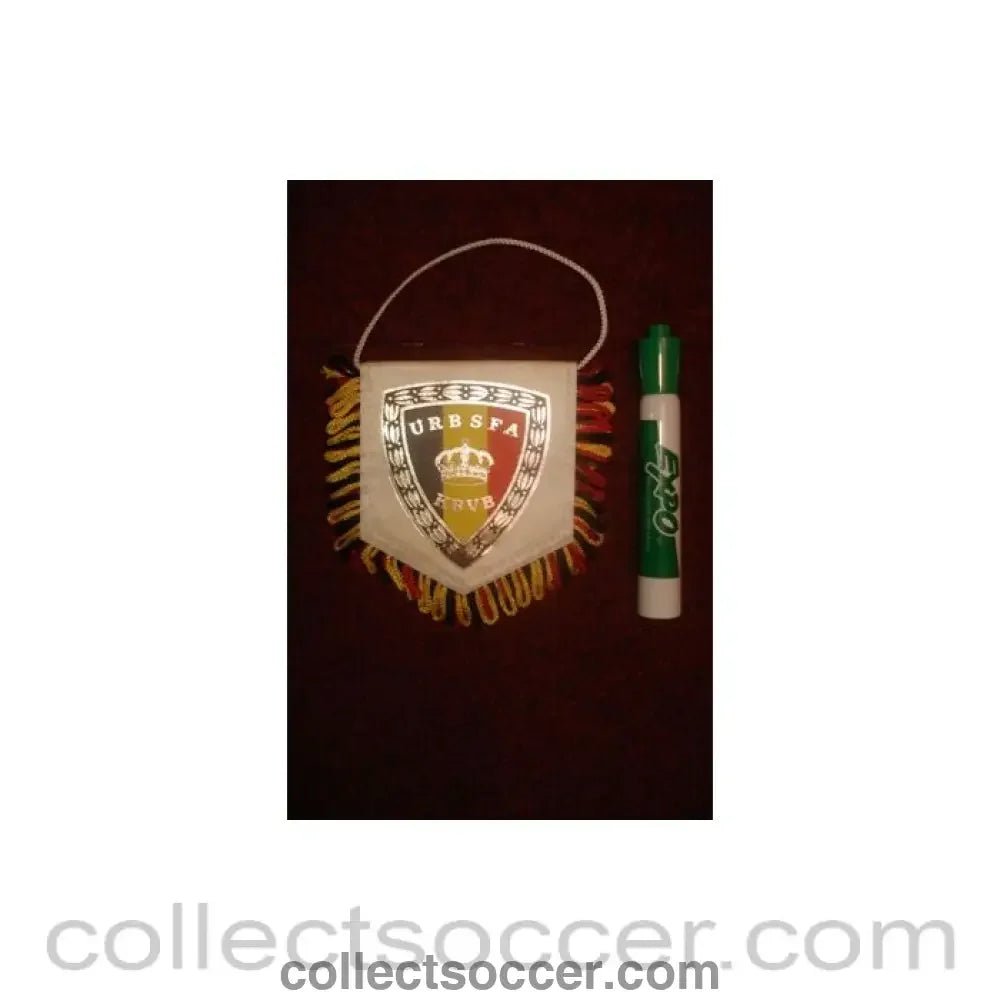 Ukraine Football Association, Kiev small Pennant once property of the football referee Neil Midgley - Collect Soccer