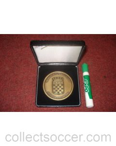 Champions League 2001-2002 Boavista v Manchester United Boavista large medal given to Manchester United officials