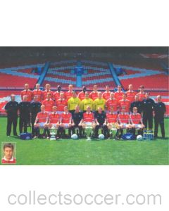 Manchester United card 1999-2000 with facsimile signatures of the team